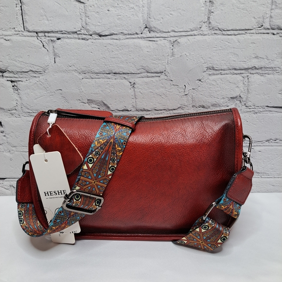 LEATHER CROSSBODY BAG TOP-ZIP 2-STRAP OPTIONS WINE HUE ⁴ - Picture 13 of 16